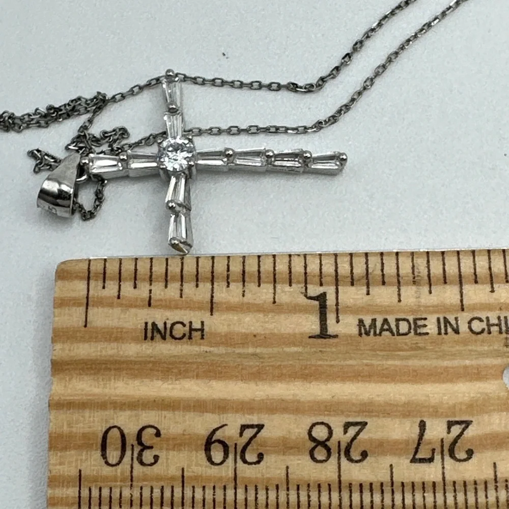 Vintage Sterling Silver .925 crystal‎ cross Necklace #377